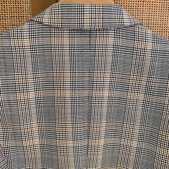 H&M plaid blazer, size 6 - Picture 5 of 6